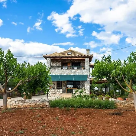 Pelani Stonehouse Holiday home Vromonerion