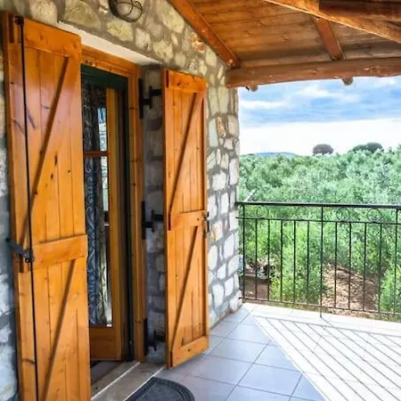 Pelani Stonehouse Vromonerion