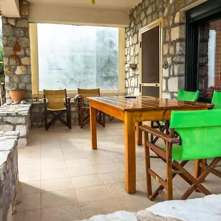 Holiday home Pelani Stonehouse