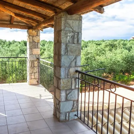 Pelani Stonehouse Holiday home *